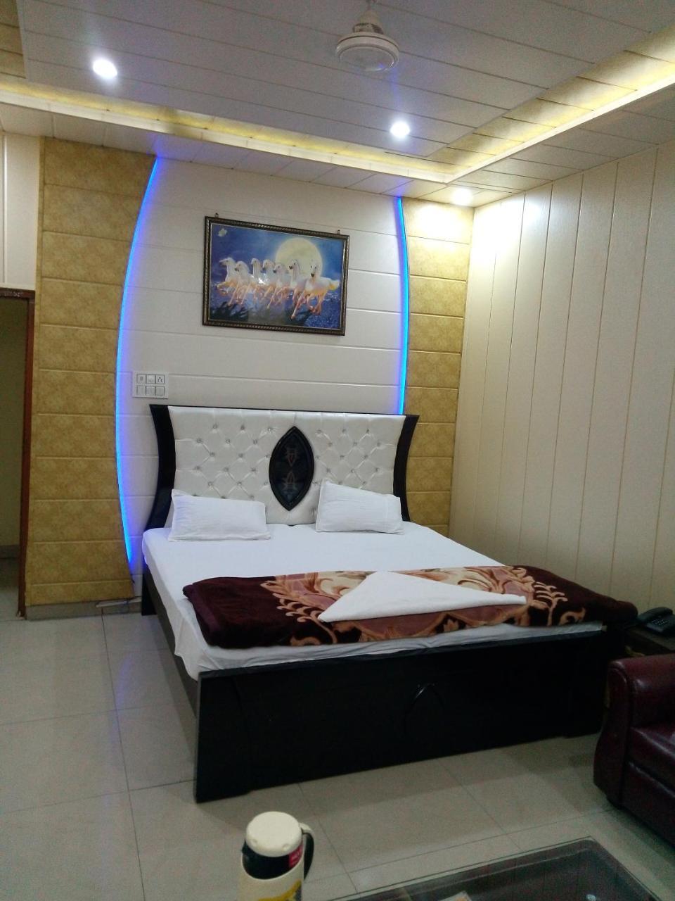 Hotel Sunrise Orai Exterior photo